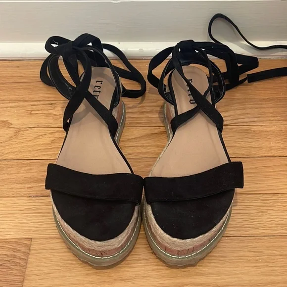 Retro Black Platform Wrap Sandals - Picture 2 of 4